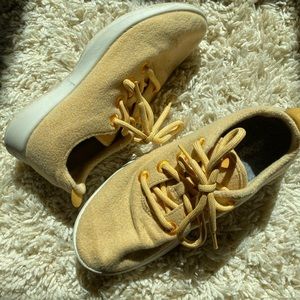 Butter Yellow Allbirds - Wool Runners